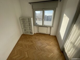 Apartament 3 Camere, Ideal pentru Locuinta sau Birou - Zona Piața Amzei