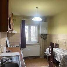 Apartament 3 camere in zona AUREL VLAICU