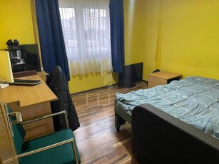 Apartament 4 camere in zona MANASTUR