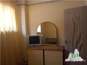 Apartament cu 2 camere de vanzare, pretabil rezidential sau office, renovat integral, demisol, Armeneasca