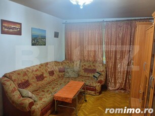 Apartament cu 3 camere, zona Complex Studentesc