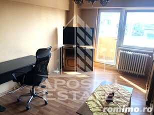 Apartament cu 3 camere, zona Intim