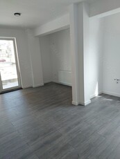 Apartament cu trei camere, constructie nouă