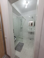 Apartament de închiriat bloc nou, 3 camere, 2 bai, parcare