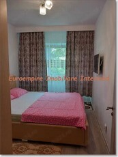 Apartament de inchiriat cu 3 camere decomandat zona Trocadero Constanta