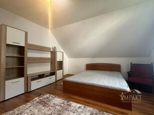 Apartament decomandat cu 2 camere si 2 bai private, Zona Hasdeu