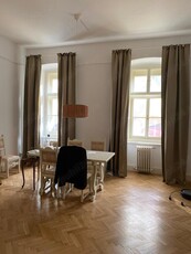 Apartament deosebit cu 3 camere situat in Piata Unirii