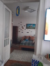 Apartament la casa ,curte comuna