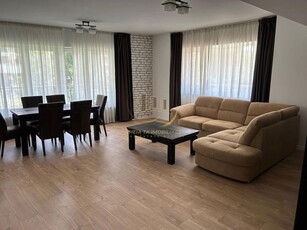 Apartament lux 4 camere 136 mp si terasa 40mp