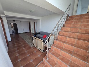 Apartament Spațios cu Curte de Închiriat în Ghiroda - Ideal pentru Familie sau Birouri