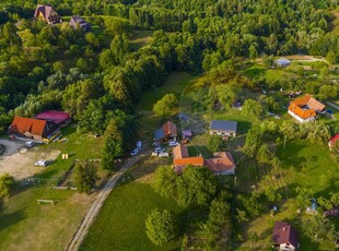 Casă 4 camere, 7000 mp teren, garaj si hala curent trifazic/ Predelut