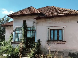 Casă de renovat și teren 807 mp , zona Budeasa