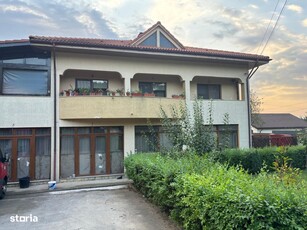 Apartament cu 4 camere de vânzare în zona Aradul Nou