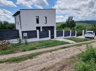 Casă Valea Adâncă 5 drumuri