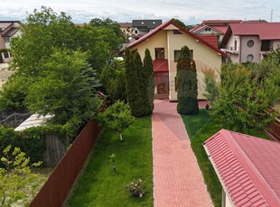 Casă / Vilă cu 5 camere de vânzare cu teren 1100 mp in Arcasilor