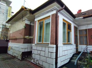 Casa 154 mp, teren 258 mp, zona strazii Bucuresti