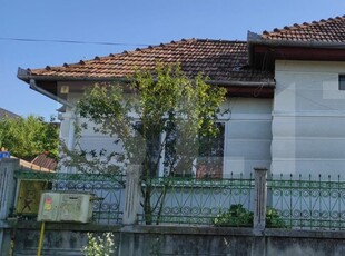 Casa 2 camere in satul Adamus, langa Tarnaveni