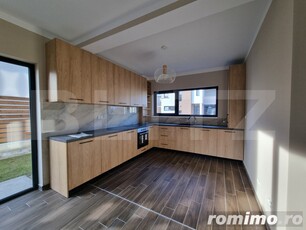 Casa 4 camere, 130mp, curte, terasa, 3 parcari, ansamblu privat, Dezmir