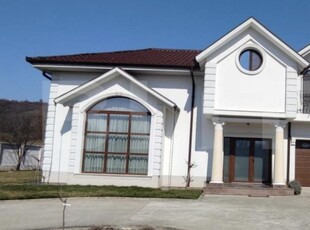 Casa 4 camere, lux de 416 mp in Oradea