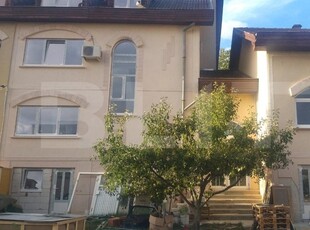 Casa cu 16 apartamente, 1081 mp, zona Spitalului Judetean