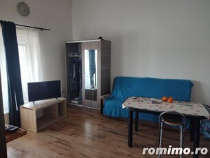 Casa cu 6 camere, 280 mp, cu spatiu comercial, 4 nivele, zona Razboieni