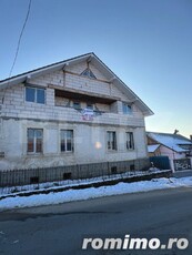 Casa de vanzare budacu de sus 240 mp utili, teren 11.5 ari