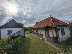 Casa de vanzare in localitatea Turia, 3 km de Tg. Secuiesc spre Baile Balvanyos