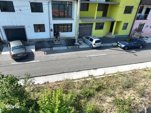 Apartament cu 3 camere de vânzare, în zona podului Marasti