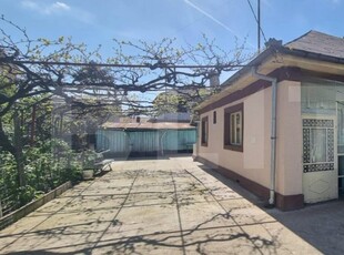 Casa individuala, 3 camere, 73 mp utili, teren 300 mp, zona Eroilor