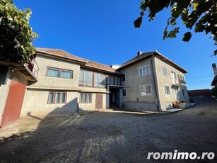 Casa individuala + anexa si gospodarie , 247 mp , 3 nivele, 1669 gradina, Gilau