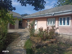 Vila de vanzare cu vedere la lac Laguna Albastra Corbeanca