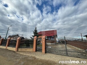 Casa moderna, individuala, Marginea