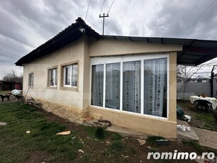 Casa pe parter si 5000 mp teren, zona Rugi