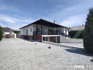 Casa/Pensiune,310mp,zona Jelnei,2800 mp teren,Lac de pesti,ideala pt investitie