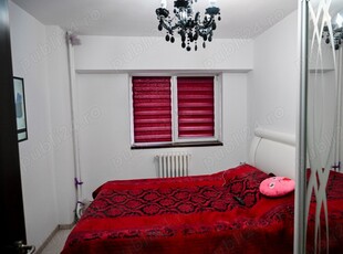 De închiriat apartament 3 camere