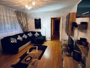 De închiriat apartament 3 camere lângă Iulius Mall