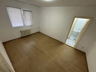 De închiriat apartament cu 2 camere la parter, zona Neptun nemobilat, renovat recent, 1200 Ron