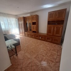 De inchiriat apartament cu 3 camere etajul 1 , mobilat, utilat , 1250 lei