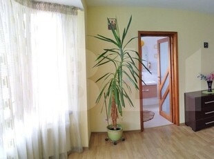 De inchiriat Vilă Lux Duplex- Vlia 2, 5 dormitoare, dotari moderne, 302 mp utili