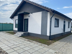 Direct Proprietar.De vanzare casa cu teren 1052 mp.