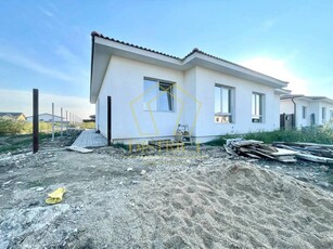 Duplex cu 3 camere si bucătărie închisă | Mosnita Noua