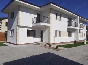 Duplex Floresti zona de case