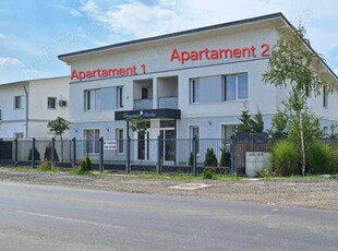 Imobil: apartament + spațiu comercial