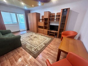 Închiriere apartament 3 camere