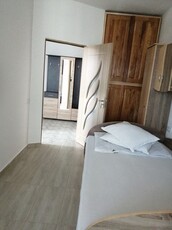 Închiriez apartament