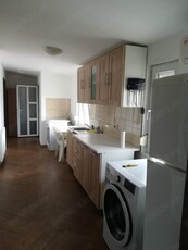 Închiriez apartament 2 camere