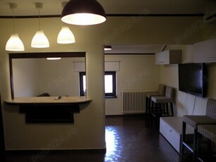 Inchiriez apartament 2 camere in vila