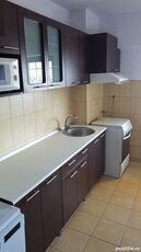 Inchiriez apartament 2 camere mobilat si utilat 2 balcoane centru km 0