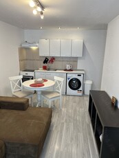 Închiriez apartament 2 camere semidecomandat