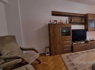 Închiriez apartament 2 camere ultracentral